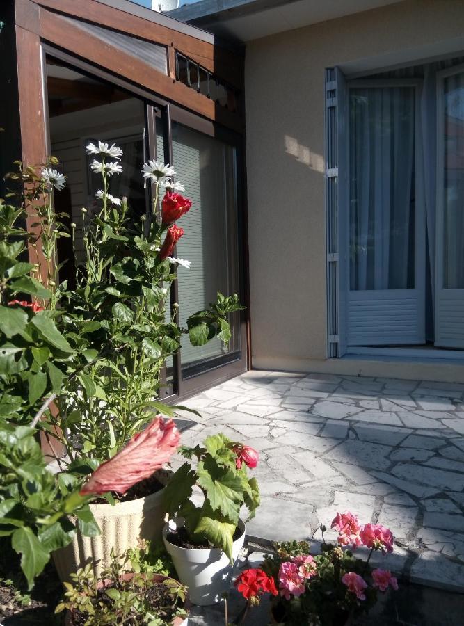 Chez Myla Chambre Avec Tv Ecran Plat Et Salle De Bain Privative Bourges Exteriör bild