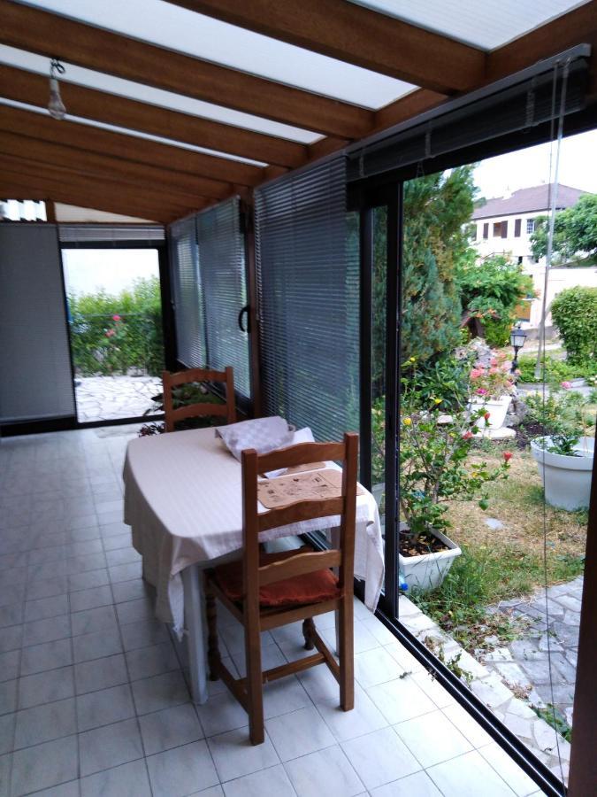 Chez Myla Chambre Avec Tv Ecran Plat Et Salle De Bain Privative Bourges Exteriör bild